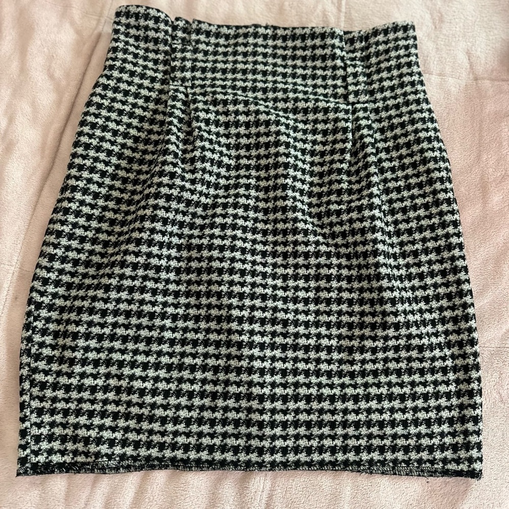 Express Black and White Pencil Skirt for Work